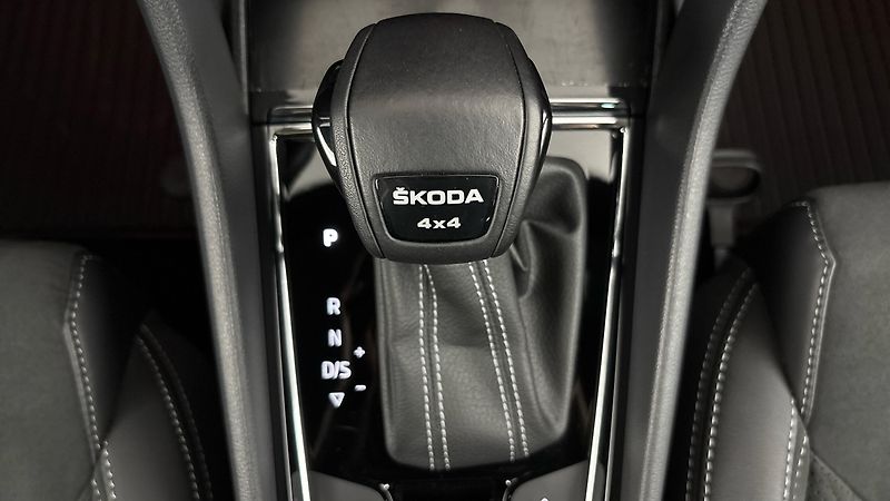 Škoda Kodiaq 2.0 TDI DSG 4x4 Sportline - fotka 26 z 31