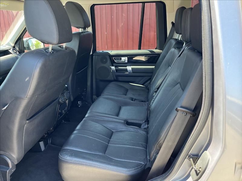Land Rover Discovery 3,0 SDV6 7.MÍST 4x4 ROZVODY - fotka 13 z 44