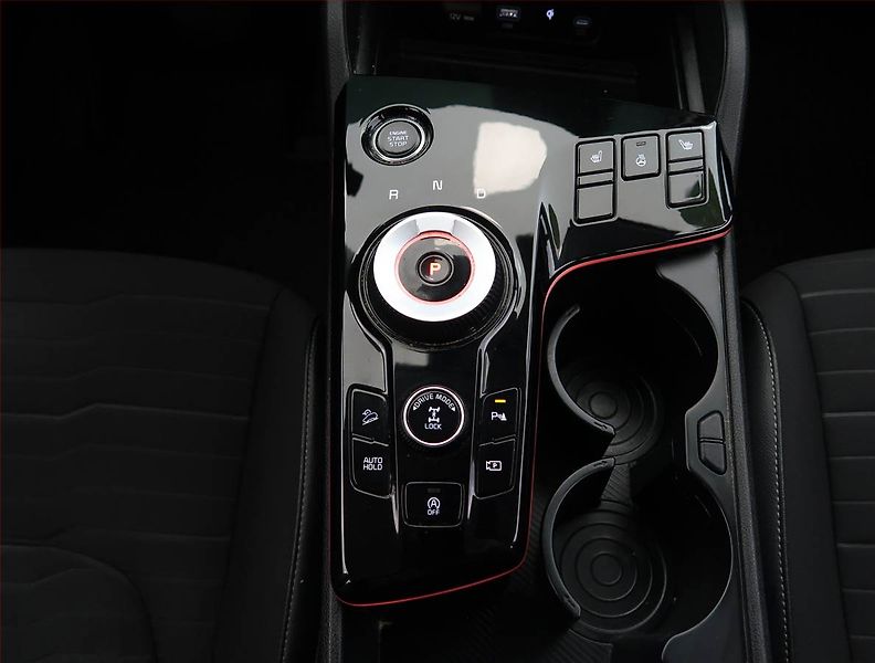 Kia Sportage (2023) 1.6 T-GDI MHEV - fotka 13 z 28