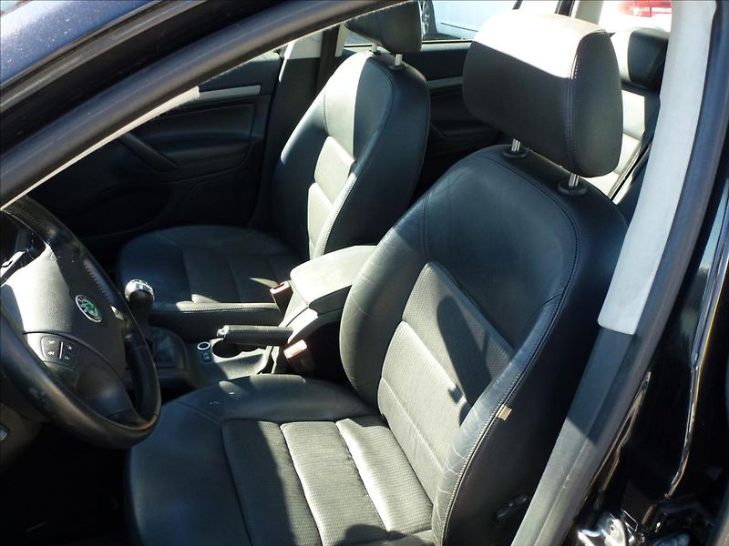 Škoda Octavia 2,0 TDI 103KW Black Edition  E - fotka 40 z 51