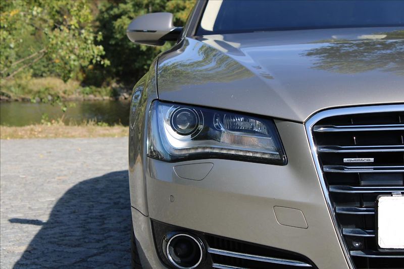Audi A8 4.2 TDI/V8/Design-Selection/CZ - fotka 42 z 49