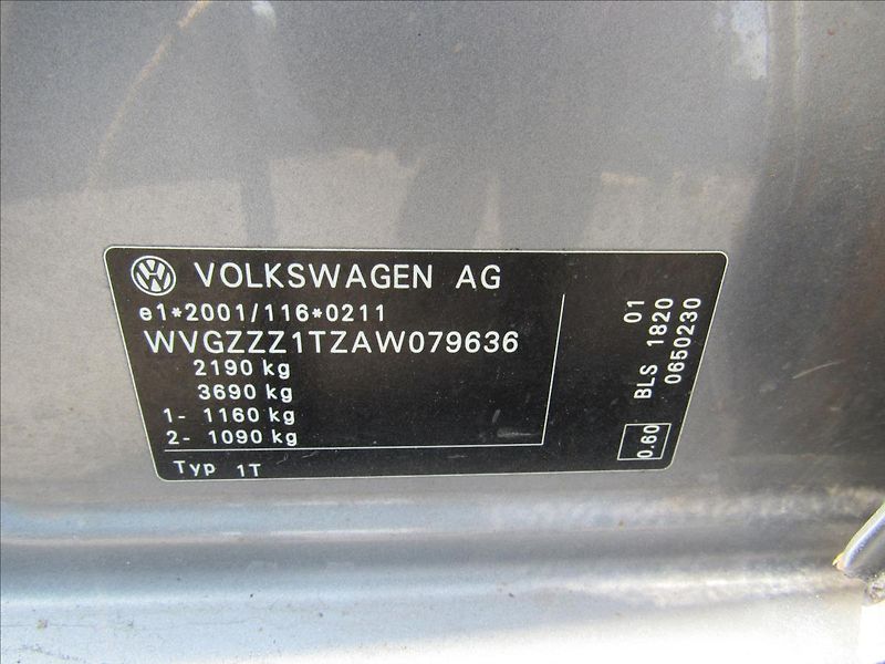 Volkswagen Touran 1,9 TDI 77kW DSG - fotka 26 z 26