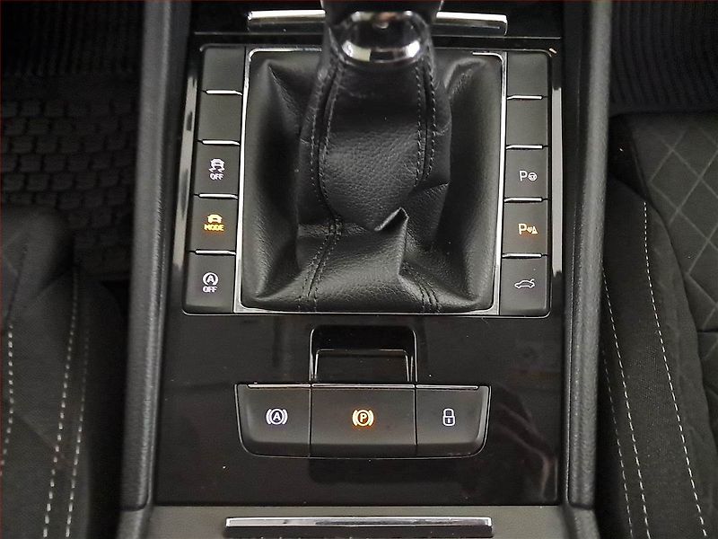 Škoda Superb (2016) Style Plus 2.0 TDI 4x4, 4X4 - fotka 19 z 25