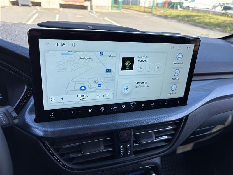 Ford Kuga 2,5 HEV 111kW Blue Cruise - fotka 33 z 49