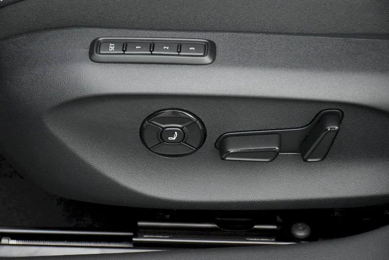 Škoda Superb (2025) Combi Sportline 2,0 TDI 142 kW - fotka 18 z 42