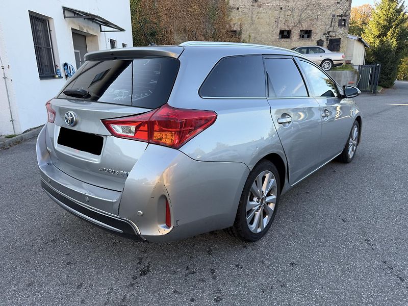 Toyota Auris 1.8l 73kW - fotka 4 z 14