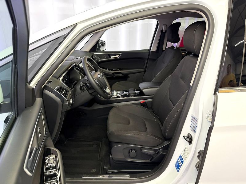 Ford S-MAX 2.0 TDCi 140KW AWD TITANIUM - fotka 11 z 28