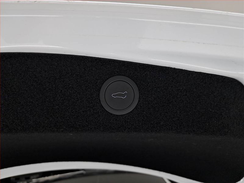 Tesla Model 3 (2024) Standard Range LFP, SoH 97% - fotka 17 z 18