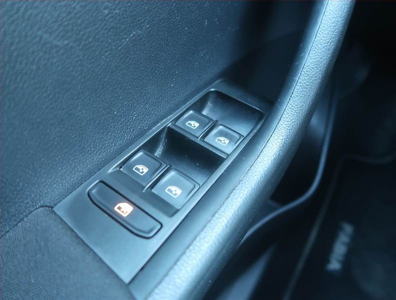 Škoda Fabia (2015) 1.4 TDI, Automat, Tempomat - fotka 15 z 15