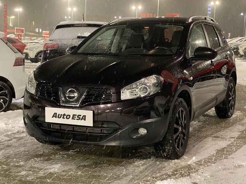 Nissan Qashqai (2012) 1.6 dCi +2 4x4, I-Way, panor - fotka 3 z 17