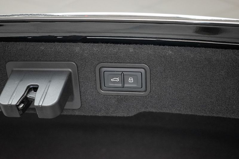 Audi A8 55 TFSI LONG*ZÁRUKA*N.TOPENÍ* - fotka 49 z 51