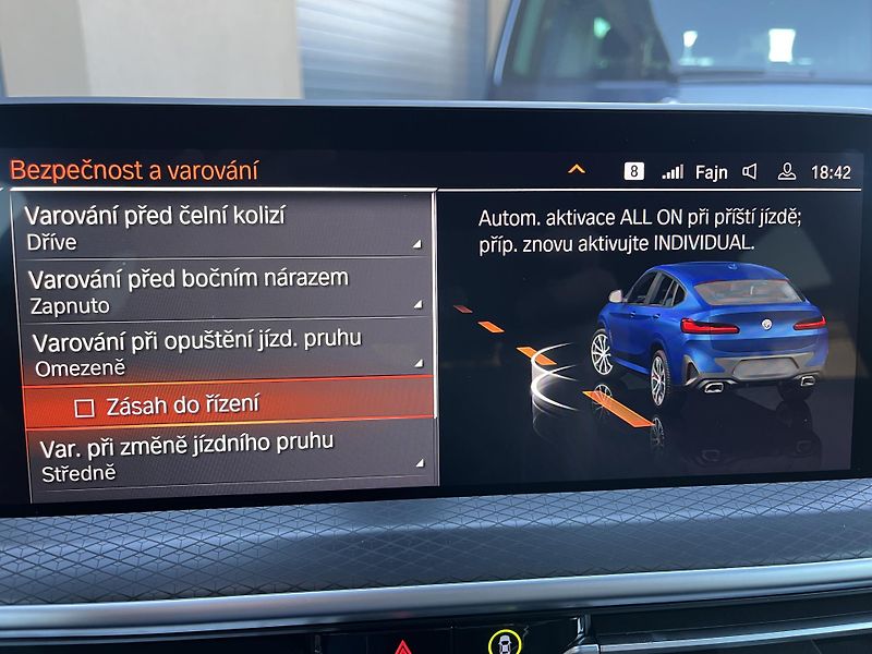 BMW X4 (2024) 3.0xD ///M 210Kw,webasto,ACC - fotka 38 z 51