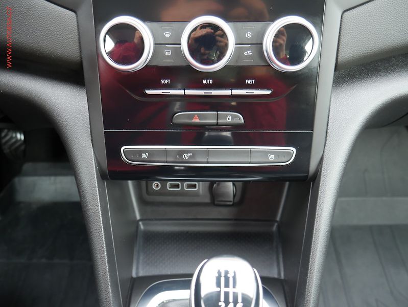 Renault Mégane (2021) 1.3 TCe, ČR - fotka 15 z 18