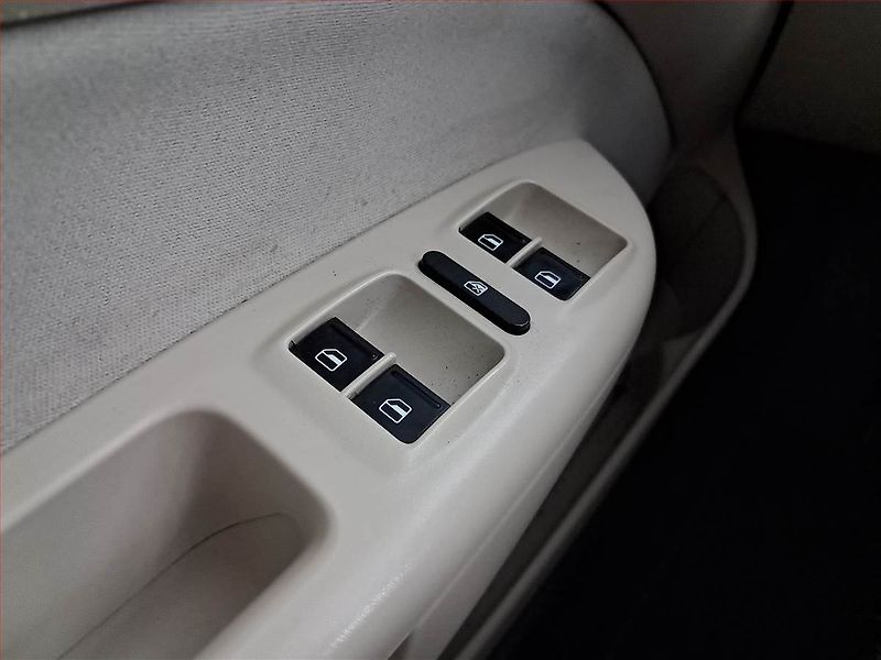 Škoda Octavia (2013) Elegance 1.6 TDI, Automat - fotka 17 z 17