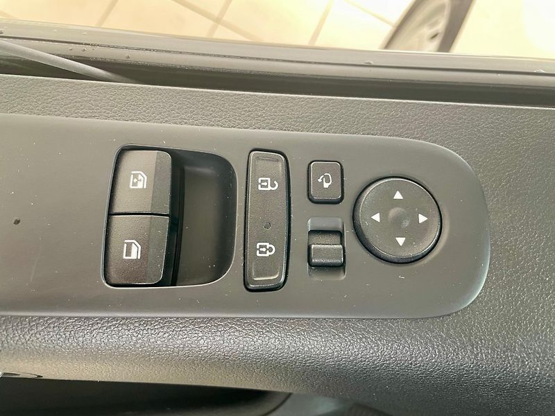 Hyundai Staria (2024) 2,2CRDi 130kW Comfort 6MT 4x2 - fotka 13 z 22