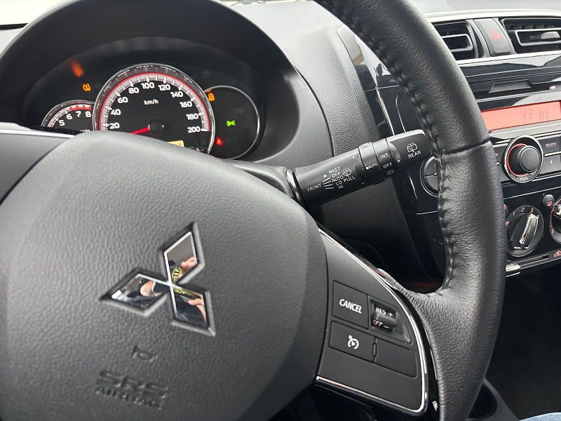 Mitsubishi Space Star 1.2 MIVEC 59kW - fotka 17 z 25