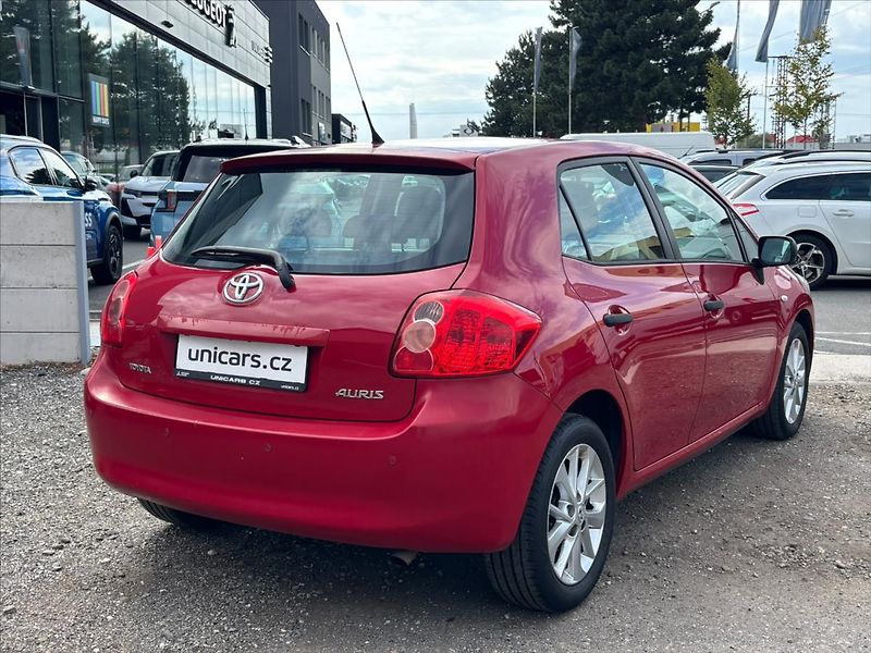 Toyota Auris 1,3 VVT-i  CZ alu kola - fotka 4 z 17