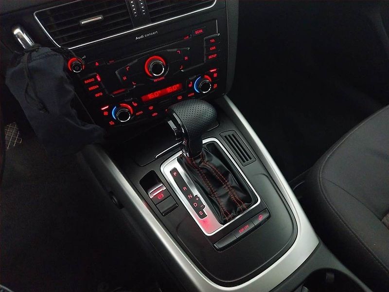 Audi Q5 (2009) basis 2.0 TDI, 4X4, Automat - fotka 13 z 17