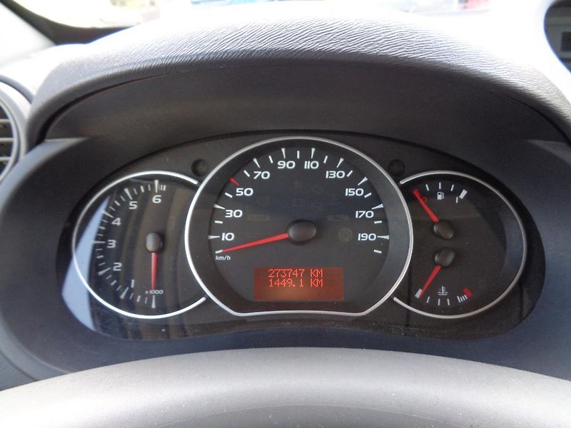Renault Kangoo 1,6 16V Privilege - fotka 16 z 16