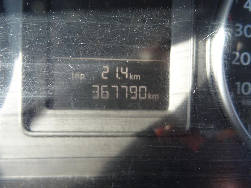 Volkswagen Touran 1,6 TDi 77 kW - fotka 18 z 25