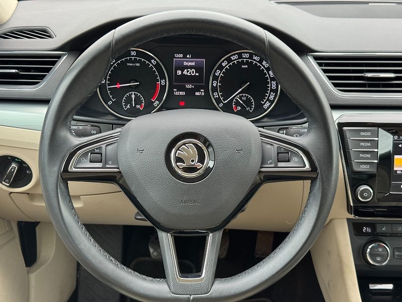 Škoda Superb (2016) Style Plus 2.0 TDI 110kW - fotka 17 z 30