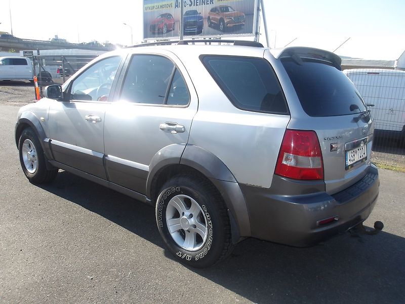 Kia Sorento 2,5CRDi 4x4 NOVÁ RAMENA +PNEU - fotka 12 z 31