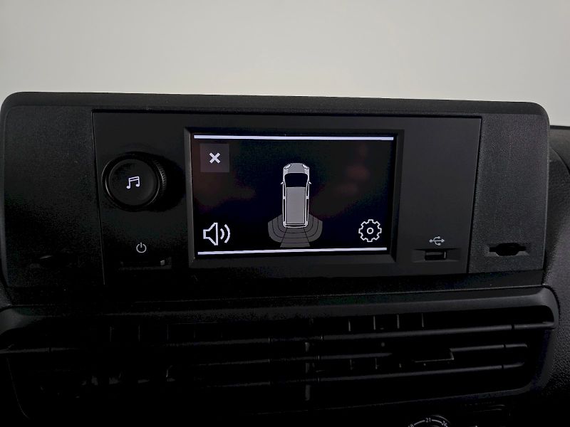 Toyota ProAce Verso (2024) 2.0D 140k L2 Combi 8 míst - fotka 10 z 27