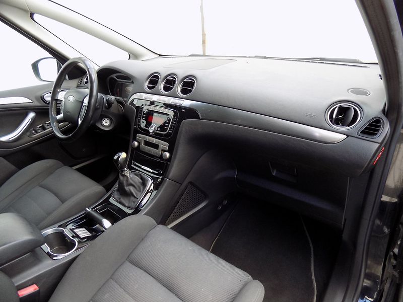 Ford S-MAX (2010) 2.0i/ČR/Klimatizace/LED/ - fotka 17 z 35