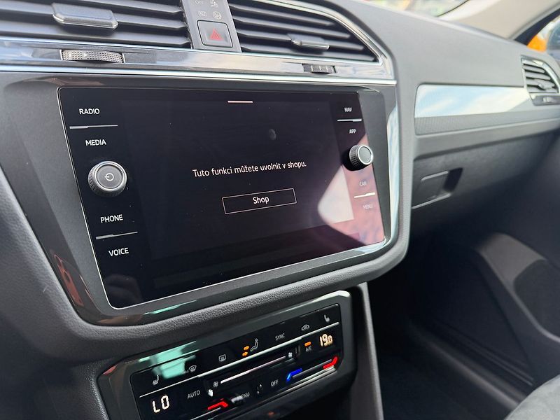 Volkswagen Tiguan Life  2,0TDI 110kW DSG - fotka 12 z 22