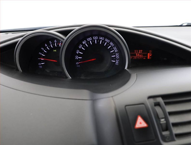 Toyota Verso (2015) 1.8 Valvematic, Serv.kniha - fotka 9 z 16
