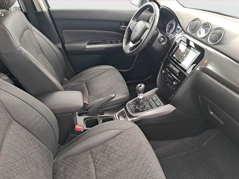Suzuki Vitara (2019) Premium 1.4 BoosterJet, Kůže - fotka 9 z 16