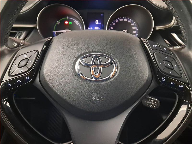 Toyota C-HR (2018) 1.8 Hybrid, Automat - fotka 16 z 25