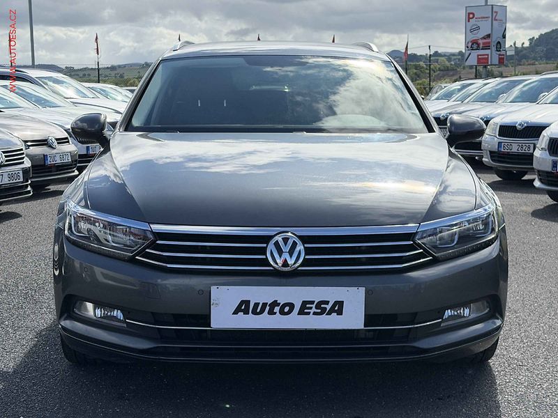 Volkswagen Passat (2015) 2.0TDi, AC - fotka 2 z 17