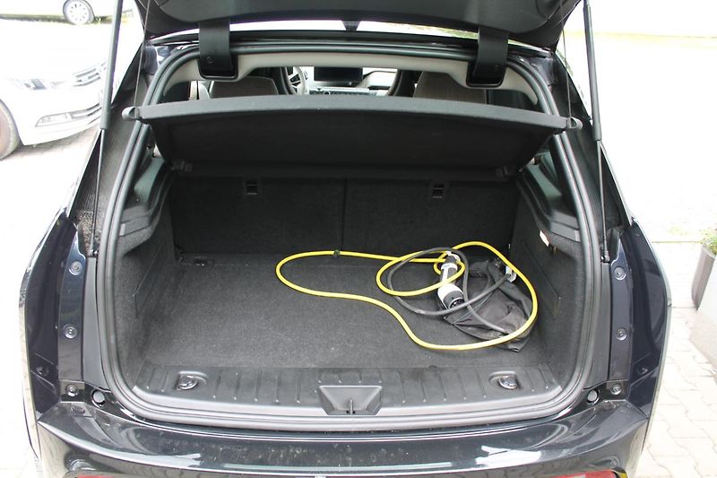 BMW i3 (2017) s 135kW Harman Kardon - fotka 28 z 36