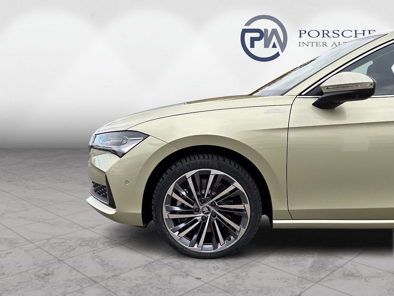 Škoda Superb 2,0 TSI 150 kW L&K DSG - fotka 10 z 30