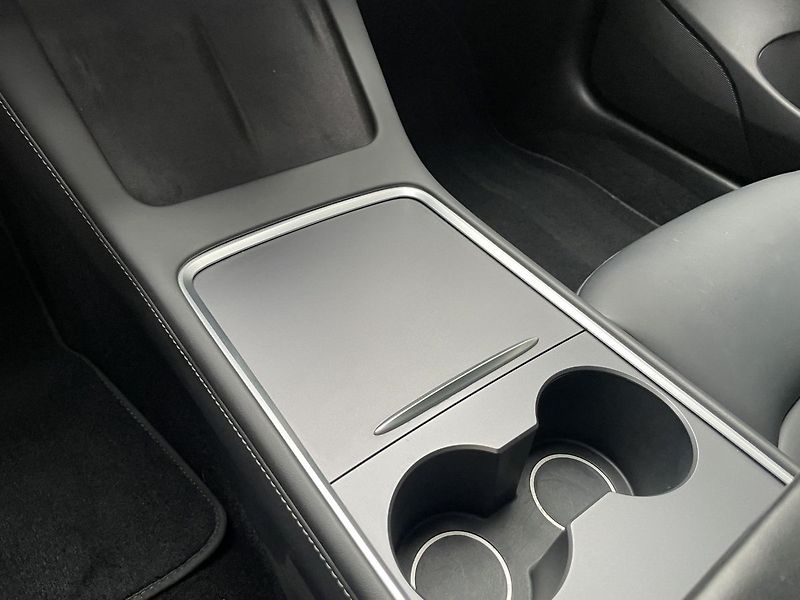 Tesla Model 3 Standart Range Plus LFP - fotka 29 z 40