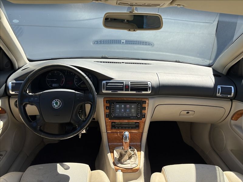 Škoda Superb 1,9 TDI 85 KW ELEGANCE CZ - fotka 4 z 22