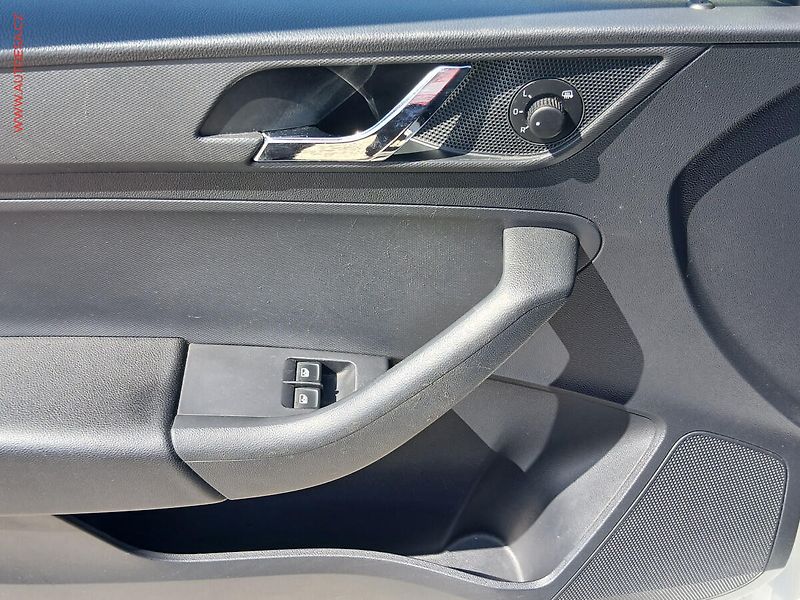 Škoda Rapid (2015) 1.4 TDi, 2.maj,ČR, Klima - fotka 11 z 22