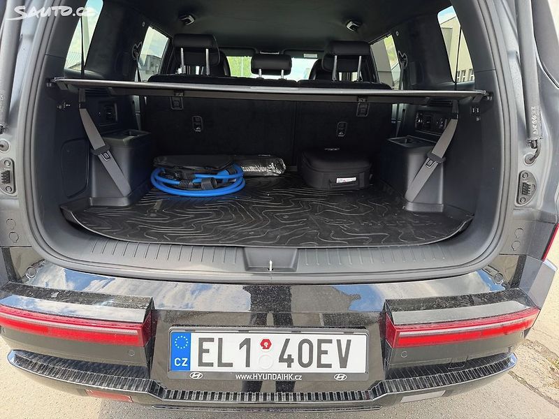 Hyundai Santa Fe (2025) 1,6 TGDI PHEV 4WD AT CALLIG 7S - fotka 12 z 12