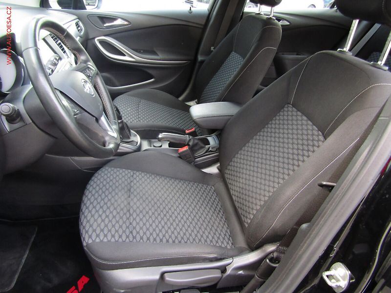 Opel Astra (2017) 1.4T, ČR, AC, navi, park - fotka 9 z 18