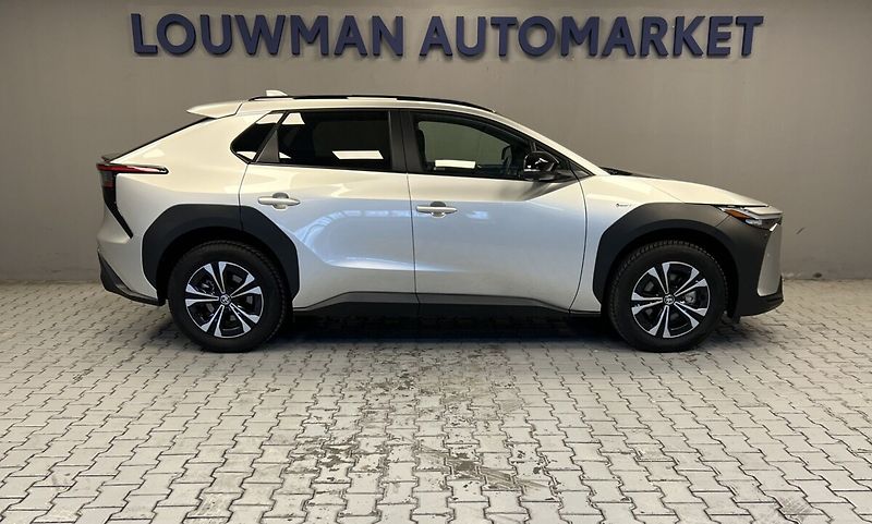 Toyota bZ4X PRESTIGE AWD - fotka 17 z 17