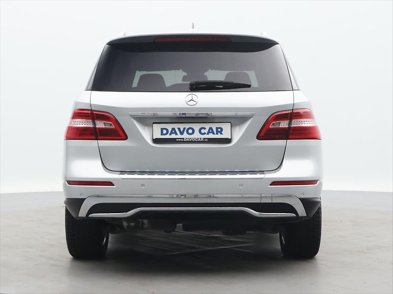 Mercedes-Benz Třídy M 3,0 190kW 350 BlueTec 4Matic C - fotka 6 z 33