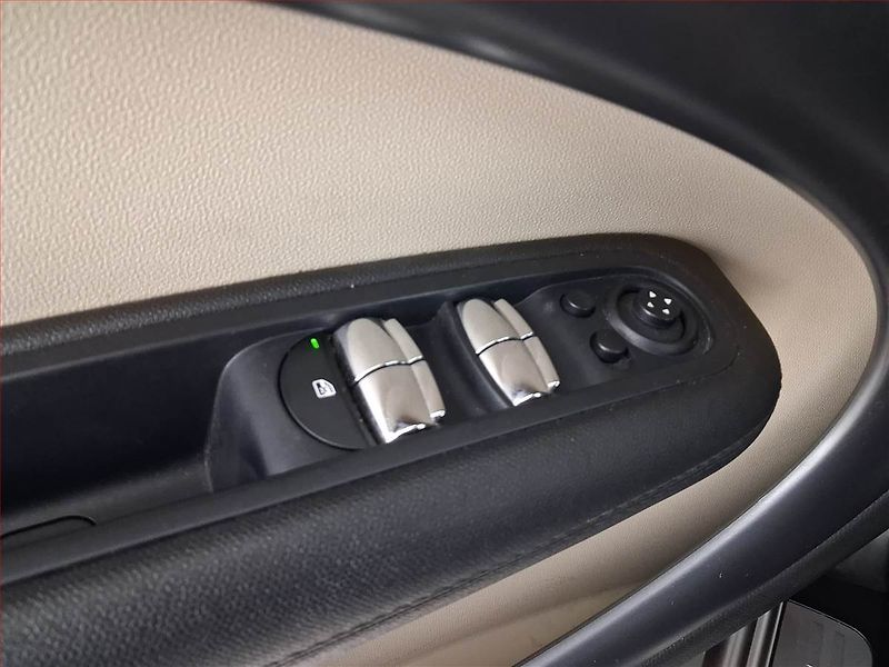 Mini Countryman (2014) Cooper SD, Navi, Xenony - fotka 18 z 20