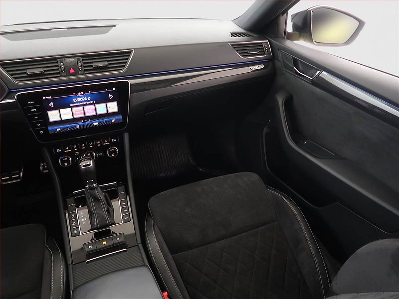 Škoda Superb (2018) Sportline 2.0 TSI, 4X4 - fotka 8 z 24