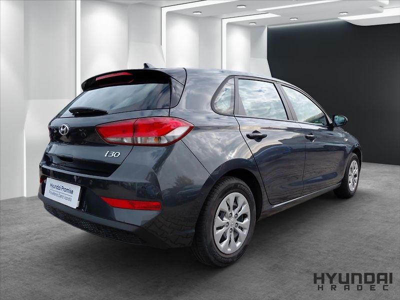 Hyundai i30 1,5   1.5 Start Plus - fotka 5 z 22