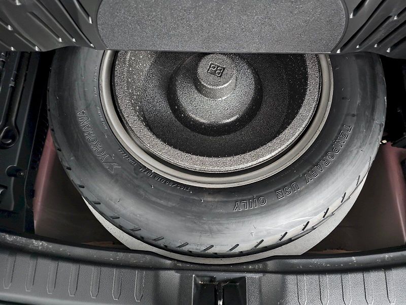 Toyota RAV4 (2022) 2.5Plug in 306k 4x4 SELECTION - fotka 29 z 30