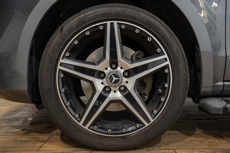 Mercedes-Benz Ostatní V300d 4MATIC 176 kW - fotka 30 z 32