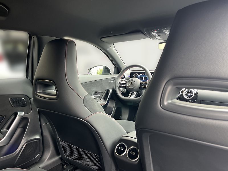 Mercedes-Benz Třídy A A-Třída 200 d AMG Night - fotka 21 z 21
