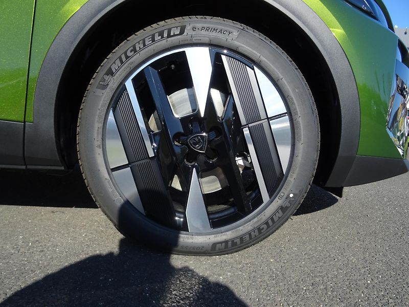 Peugeot 408 (2026) GT Plug-in HYBRID 240 e-DCS7 - fotka 10 z 55