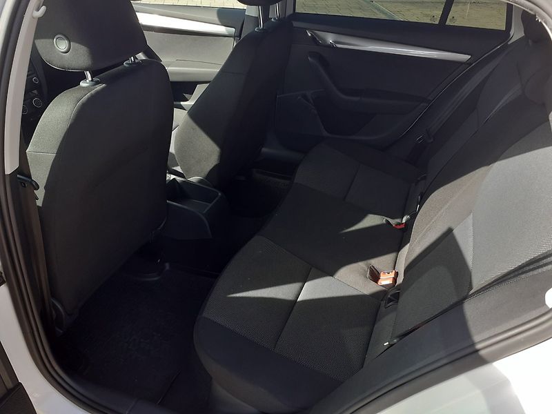 Škoda Octavia (2015) III Kombi 1.6 TDi - fotka 12 z 25